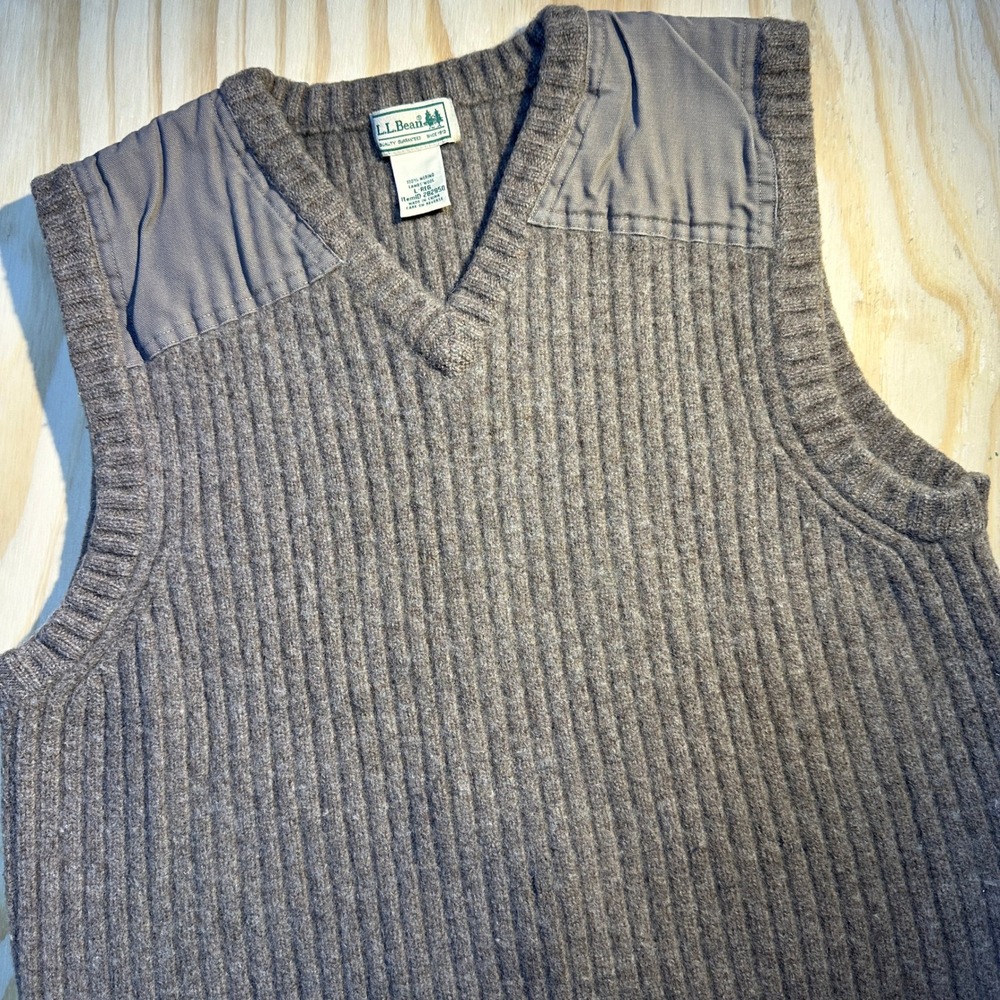 L.L. Bean Men's Merino Lambswool Commando V-Neck Sweater Vest Brown Size L-REG